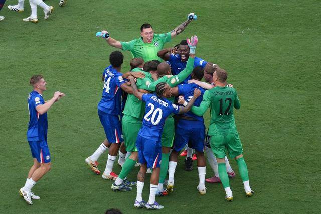 切尔西3-0大巴黎问鼎新世俱杯 成就足坛史无前例超级满贯