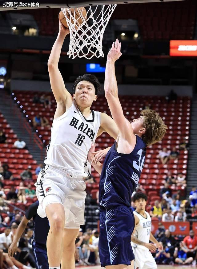 机智!杨瀚森打趣谈自己NBA2K评分70分:希望年底别掉了!