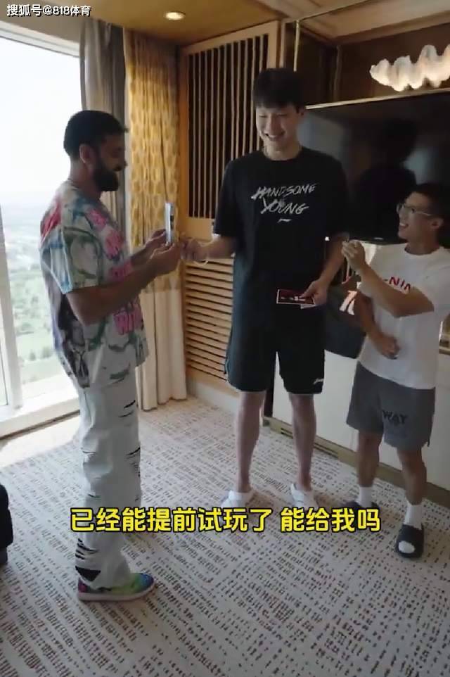 机智!杨瀚森打趣谈自己NBA2K评分70分:希望年底别掉了!
