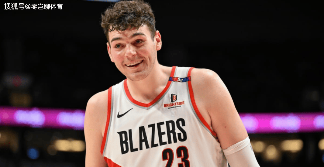 被队记评B-，杨翰森速度缓慢被诟病，面对NBA对手毫无优势