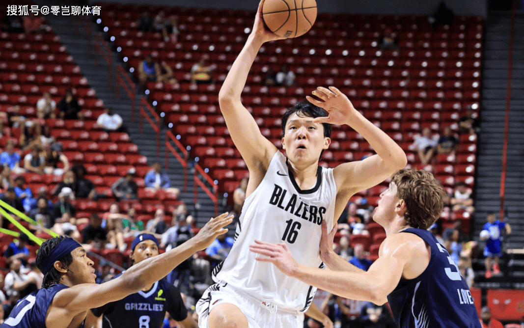 被队记评B-，杨翰森速度缓慢被诟病，面对NBA对手毫无优势