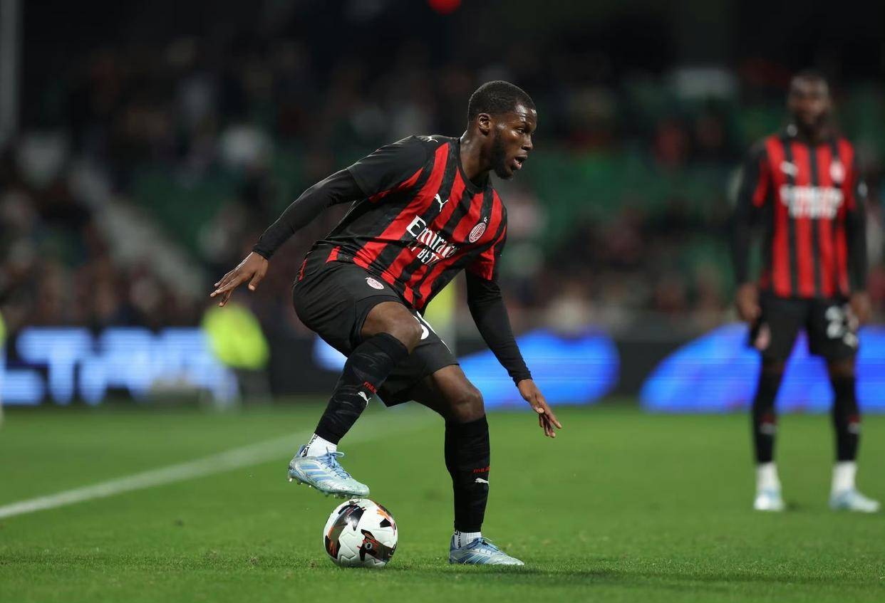 打晕送走?诺丁汉森林欲3000万欧报价穆萨,那不勒斯加入争夺