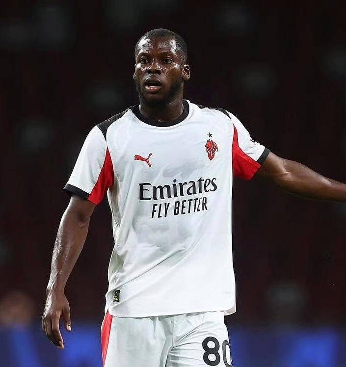 打晕送走?诺丁汉森林欲3000万欧报价穆萨,那不勒斯加入争夺