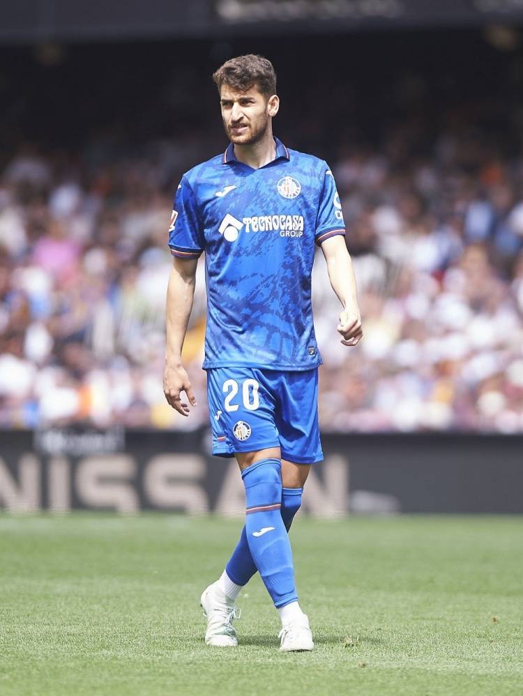 开云体育下载迪马:维罗纳即将签下西班牙中场耶鲁-圣地亚哥与后卫乌奈-努涅斯