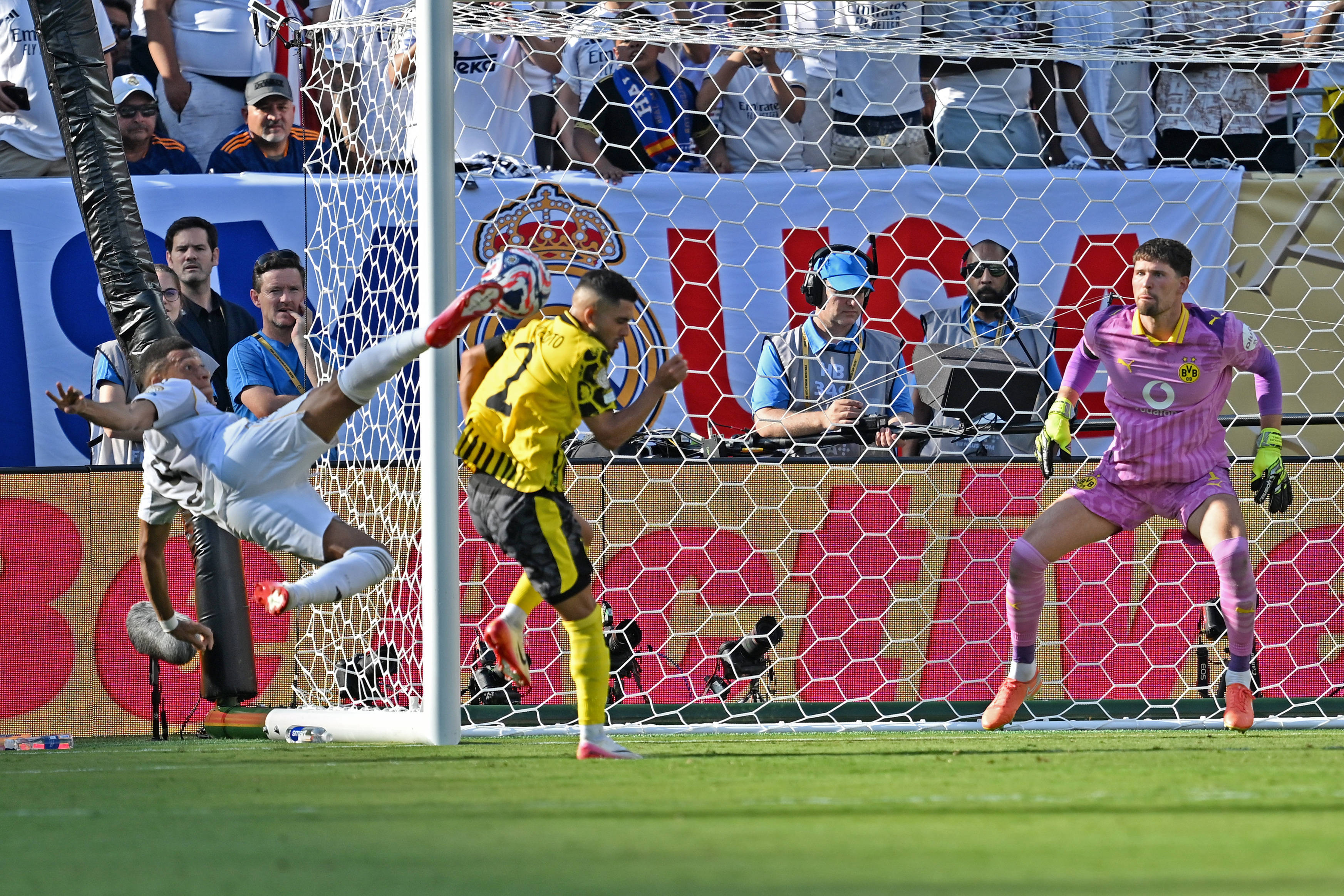 足球世俱杯|皇家马德里晋级四强