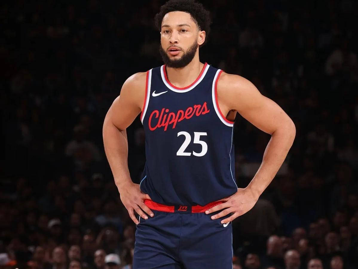 本西蒙斯拒绝纽约尼克斯的合同报价引发疑问