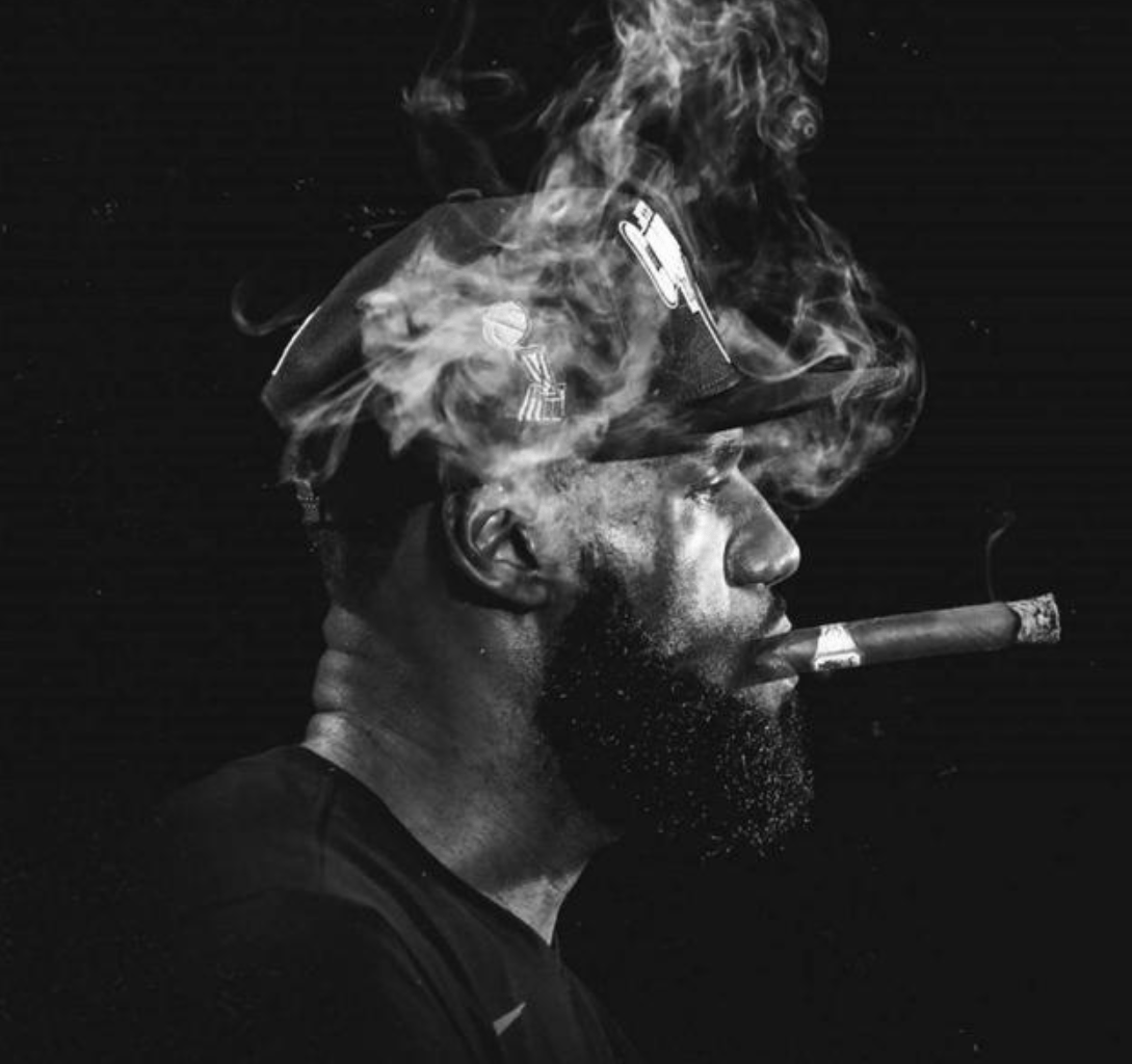 拒绝续约！湖人再出狠招，詹姆斯非常被动！