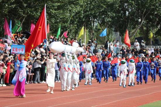 开云梅里斯达斡尔族区民族体育运动大会盛大开幕民族风情与体育精神交相辉映