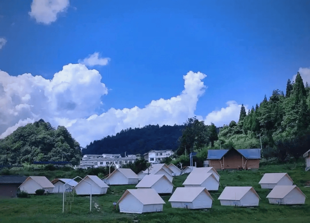 开云体育app2025年贵州省体育局国庆中秋户外体育旅游线路推荐