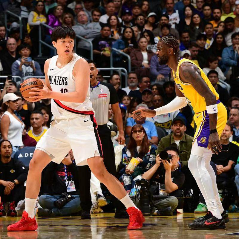 开云体育平台NBA｜首次打NBA背靠背 杨瀚森未能把握住机会